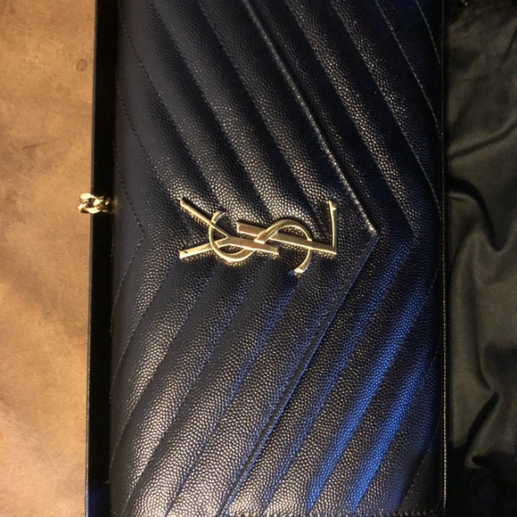 Saint Laurent classic wallet on a chain. - Picture 2 of 4